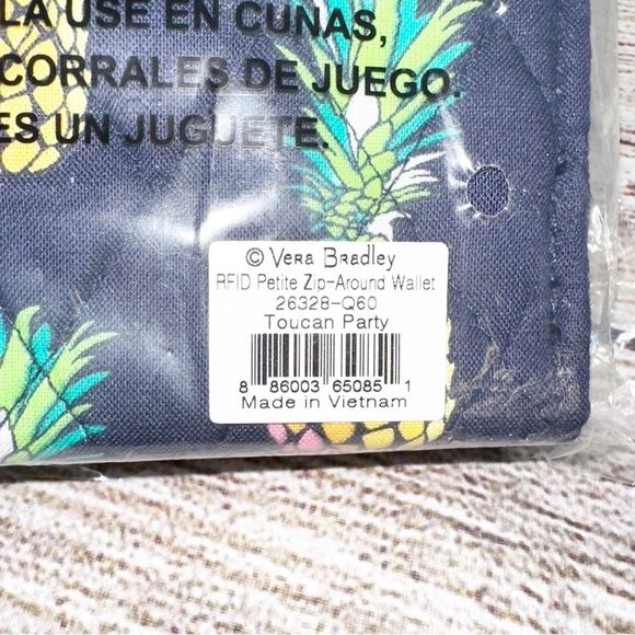 NWT Vera Bradley Navy Pineapple and Toucan RFID Petite Zip Around Quilted Wallet - Picture 10 of 12
